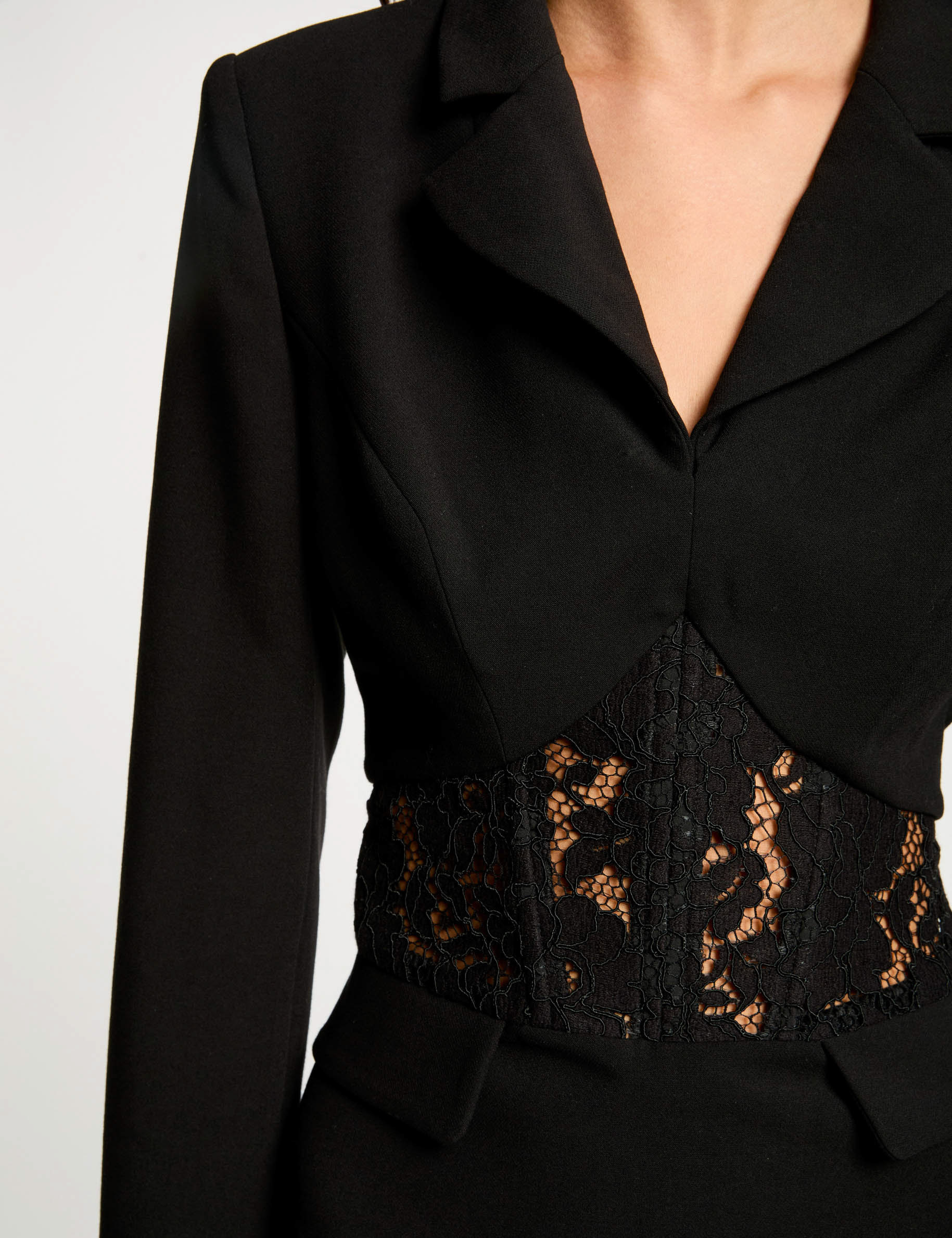 Robe courte ajustée à dentelle noir femme