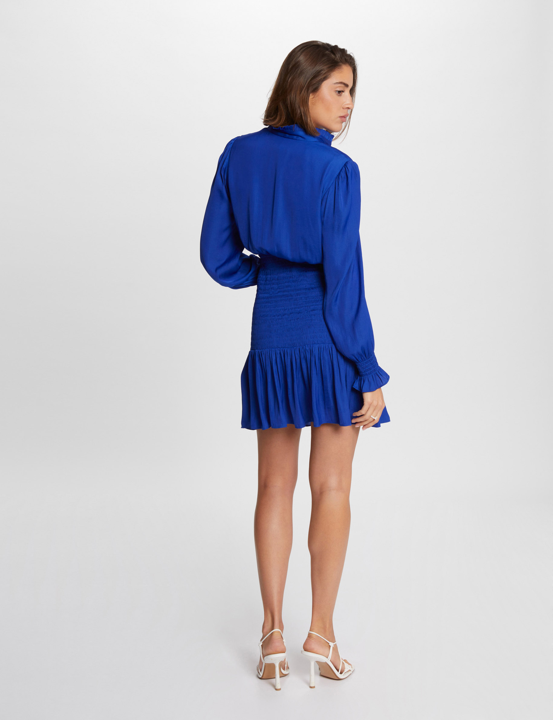 Robe courte ajustée smockée bleu electrique femme