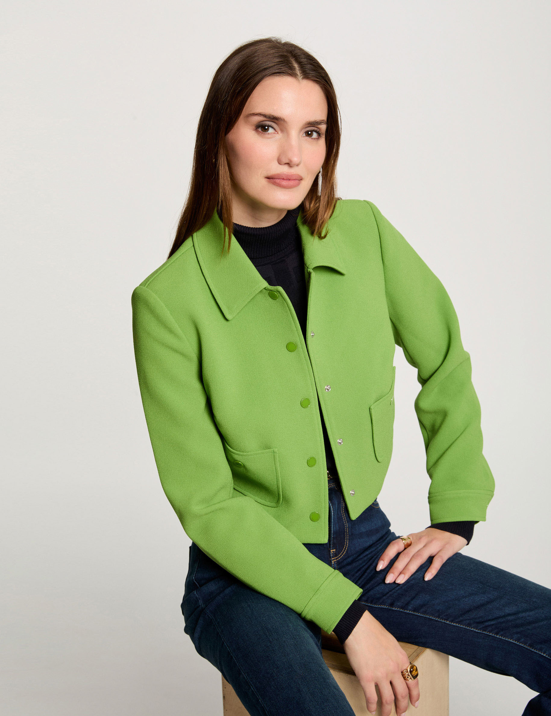 Kurze Jacke mit Knöpfen vert anis damen