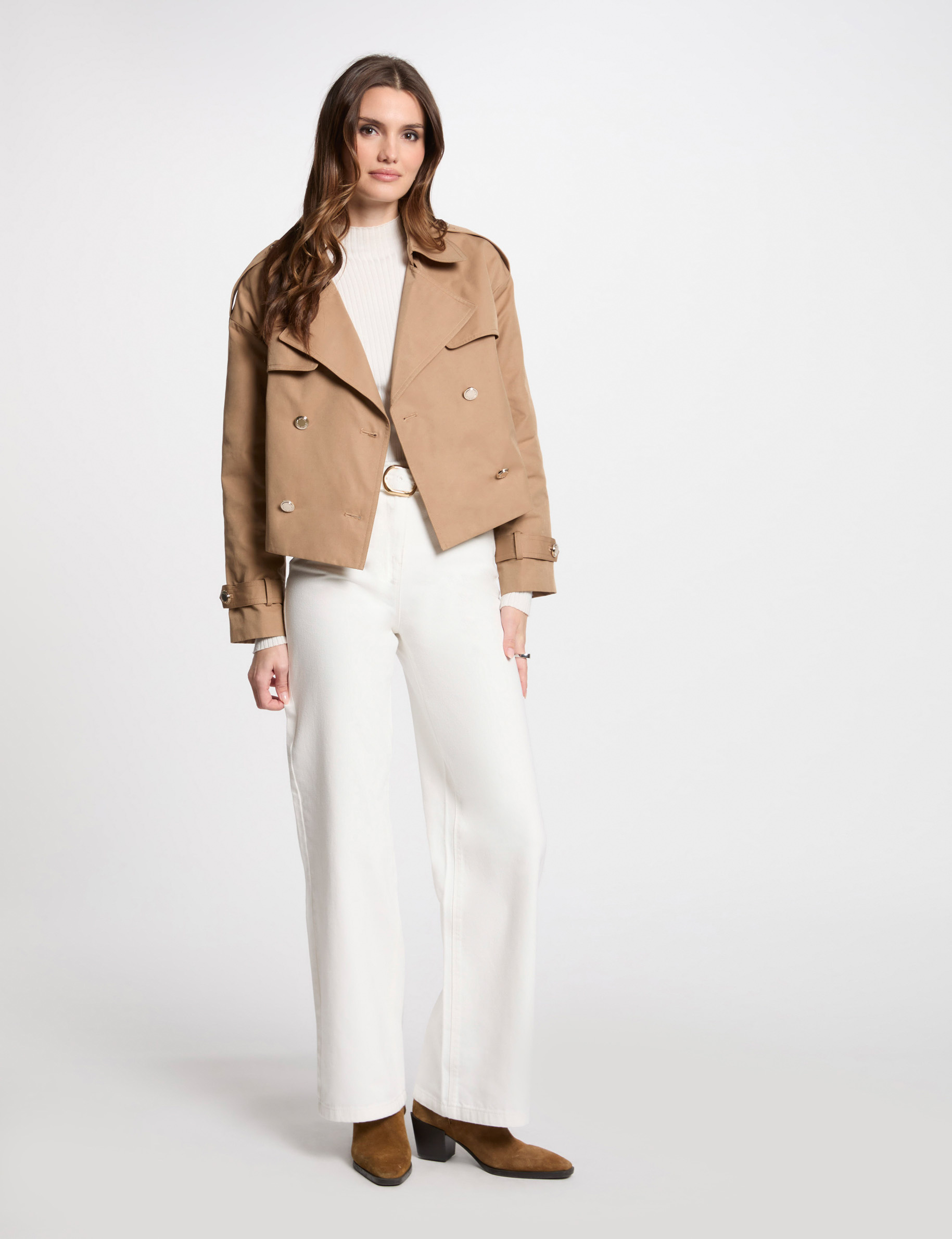 Trench court boutonné camel femme