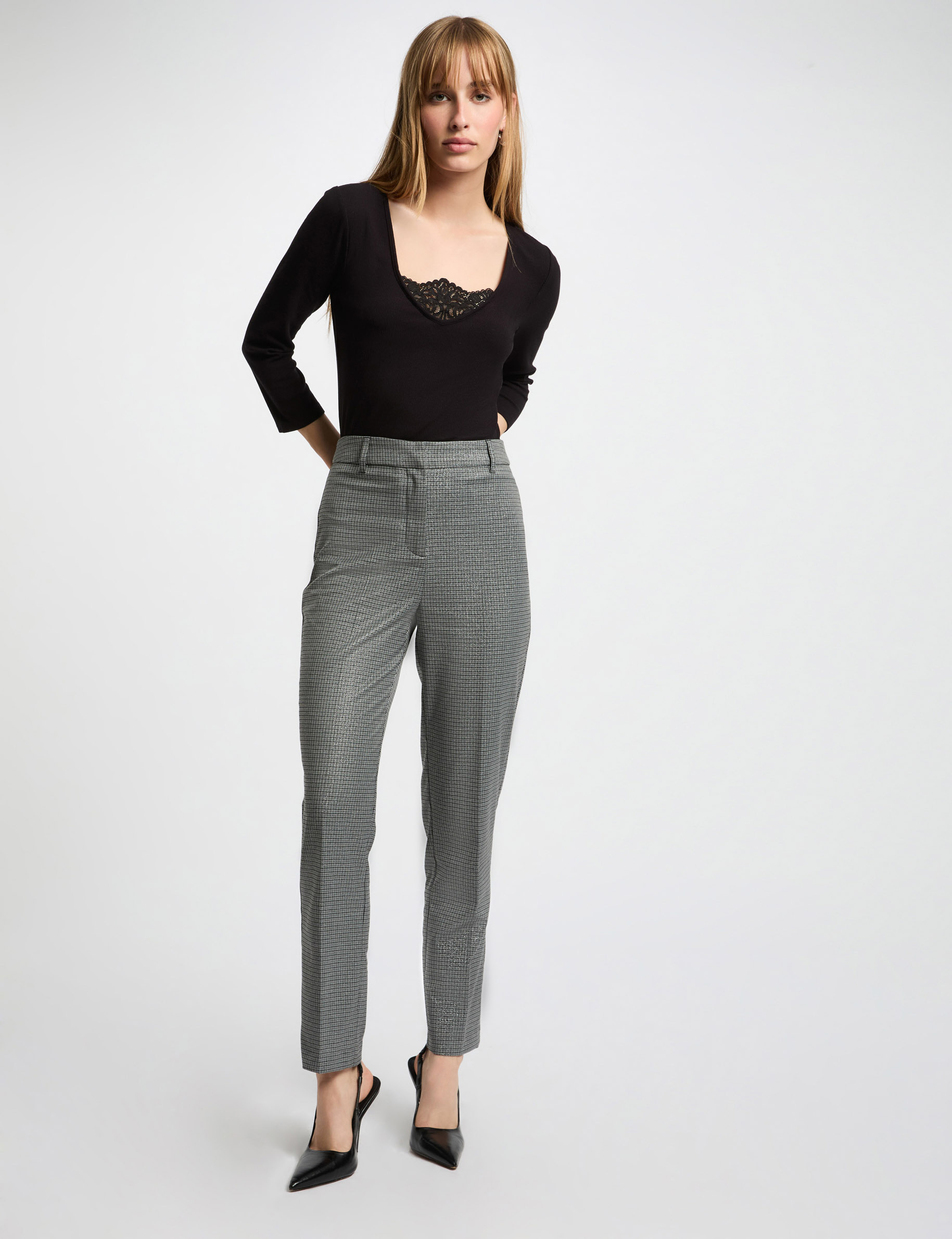 Pantalon ajuste a carreaux gris moyen femme