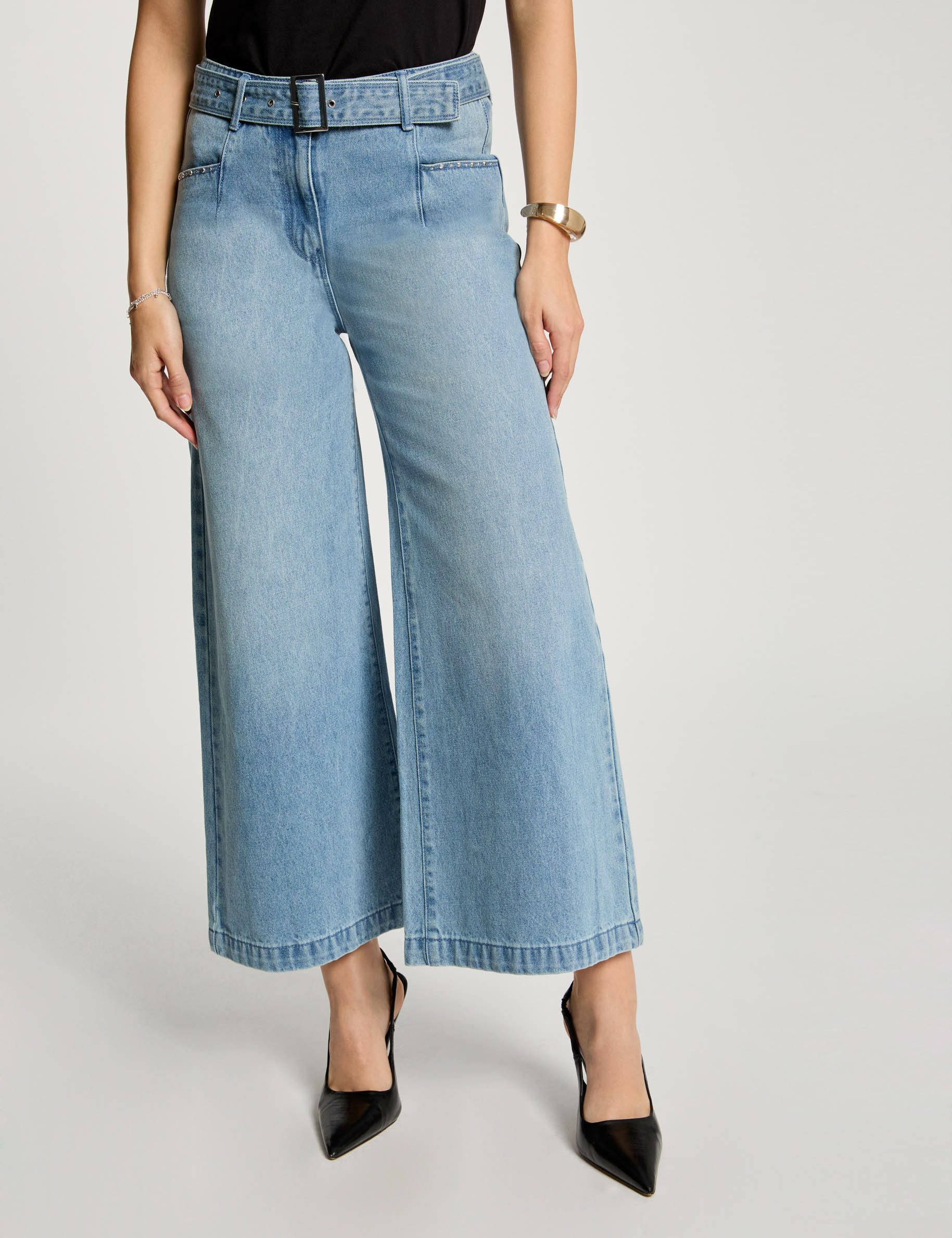 Weite 7/8-Jeans mit Gürtel gebleichtes denim damen