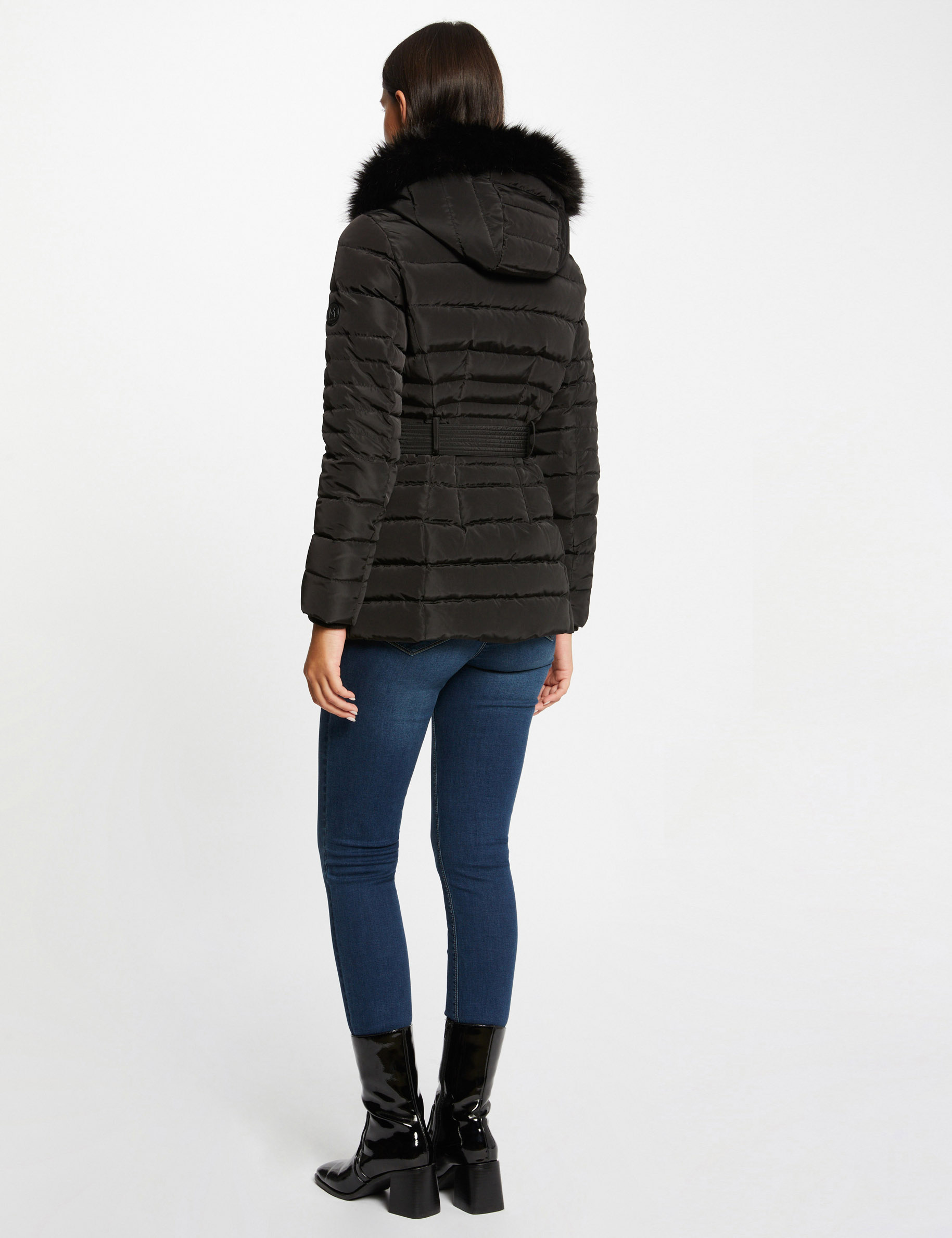 Taillierte Daunenjacke mit Kapuze schwarz damen